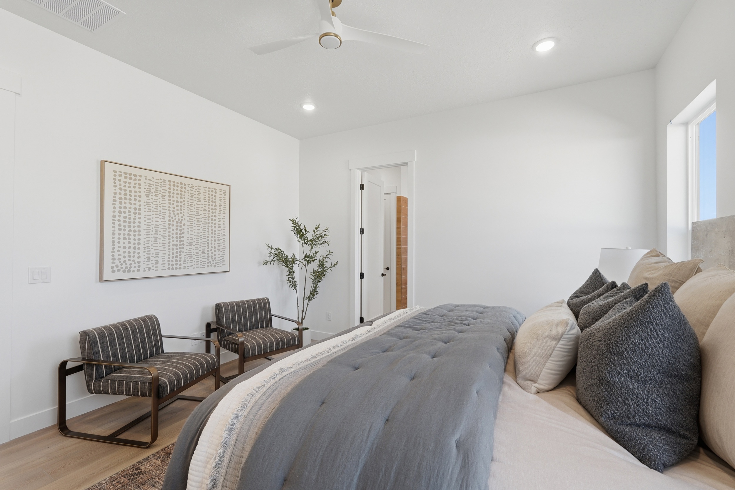 Chestnut – Modern home detail 21