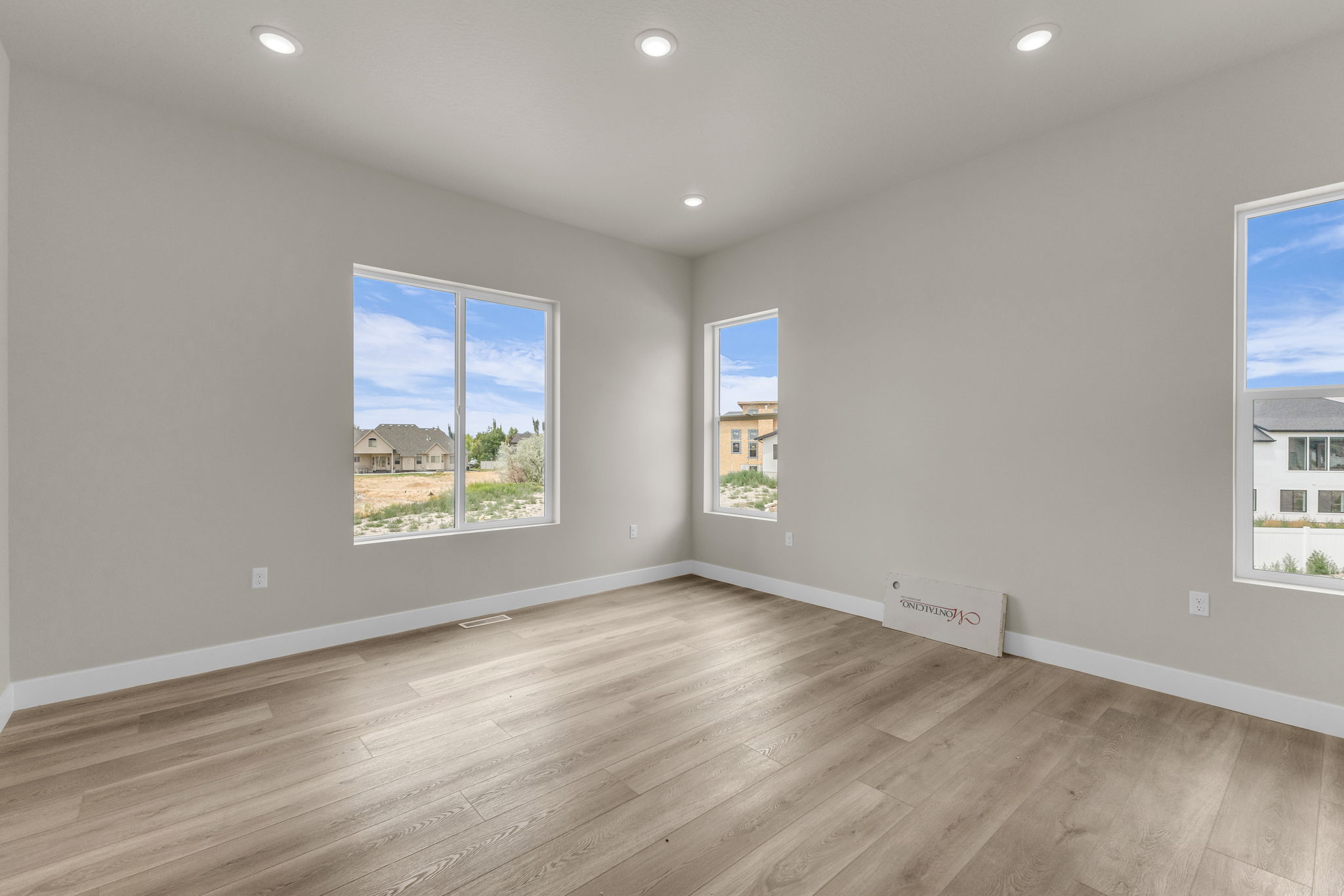 Magnolia home detail 8