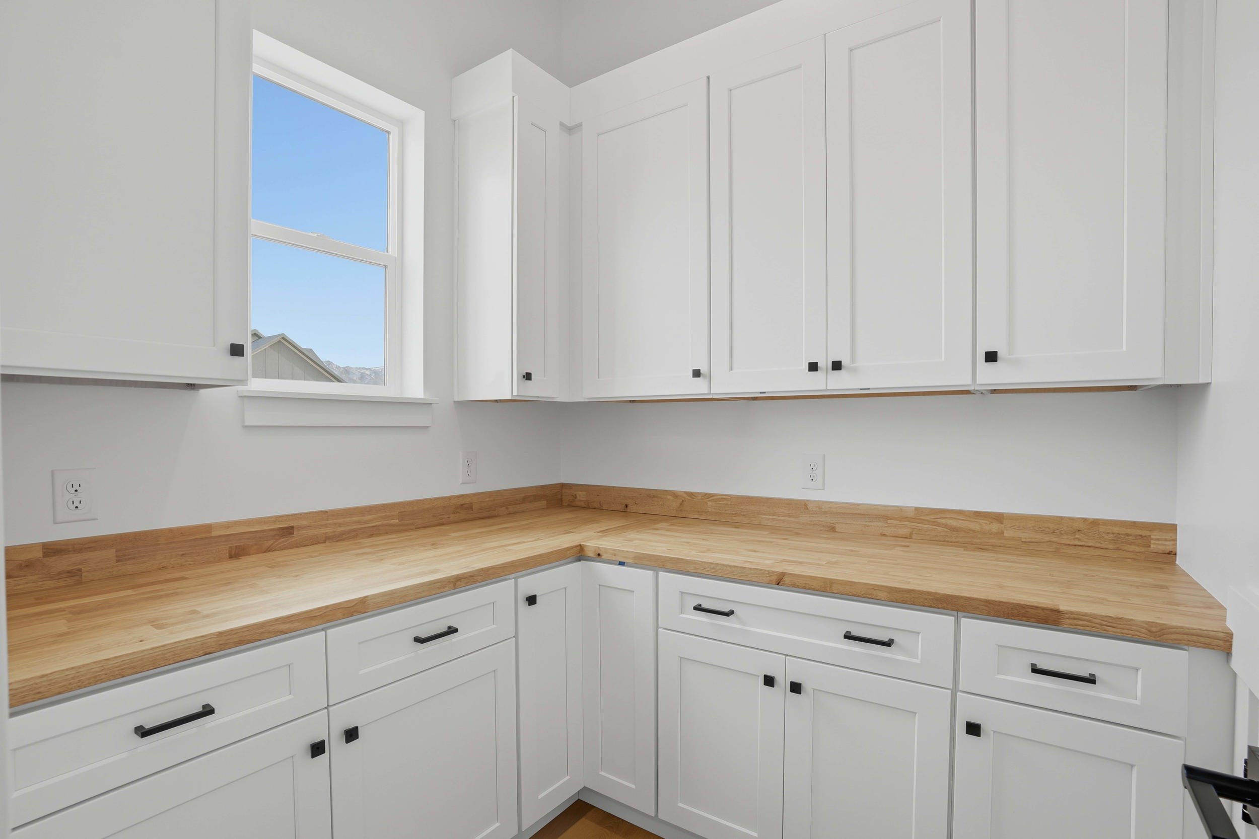 Hawthorne home detail 15